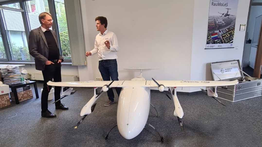 Philosophie in der Drohnenlogistik Diskussion über die neue Drohne von PhoenixWings